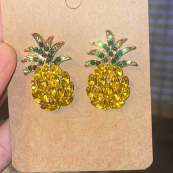 Tropcial Pineapple Stud Earrings - Picture 8 of 8